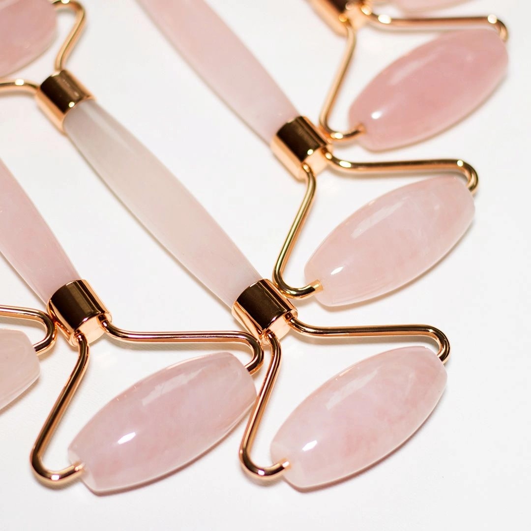 ROSE QUARTZ FACE ROLLER
