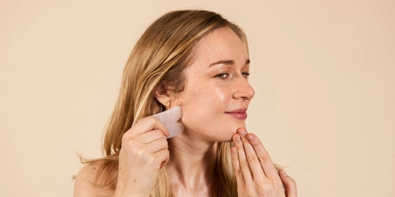 ROSE QUARTZ SQUARE - GUA SHA